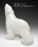 Ours qui marche 10" par Guy Uniuqsaraq *Pose du chat*