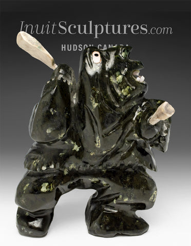 Chasseur 8" par Wayne Puqiqnak *Sourire gagnant*