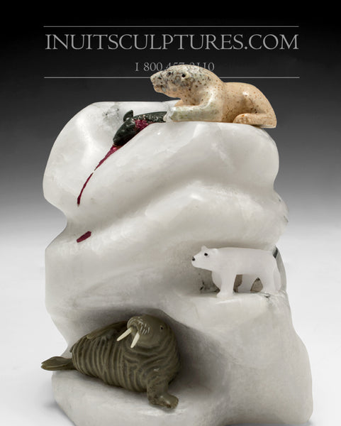 Scène de chasse à l'ours polaire de 7 po du célèbre Jimmy Iqaluq (de l'exposition d'Inuvik)