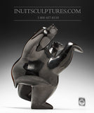 Superbe ours dansant bidirectionnel noir de 15 pouces par Ottokie Samayualie