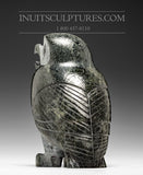 Grande chouette grise de 9 po par Pitseolak Qimirpik