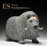 Bœuf musqué SIGNATURE 19" par Lucassie Ikkidluak *Protecteur du troupeau*