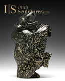 Bœuf musqué dansant 9" par Ottokie Samayualie *Magic Cloak*