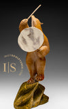 Ours dansant tambour 13" par Derrald Taylor *Standing Proud*