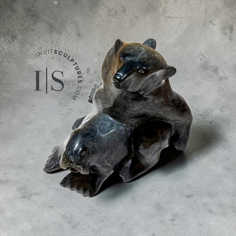 OURS ET MORSE LIÉS VINTAGE DE 22" - LE **TOUT DERNIER** chef-d'œuvre du sculpteur maître d'élite Nuna Parr - *Inséparables*
