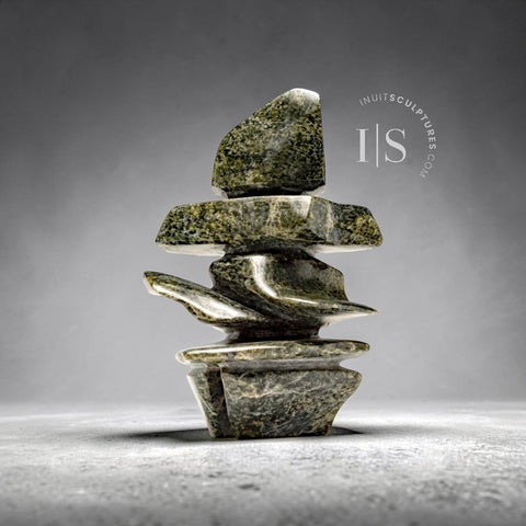 Inukshuk 6" par Mathewsie Oshutsiaq *Cyprès*