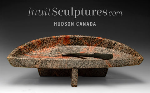 Qulliq GRAND COEUR 18" de qualité musée par Paul Malliki *Citrouille* (décoratif seulement)