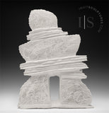 Inukshuk 12" par Esau Kripanik *Hug It Out*