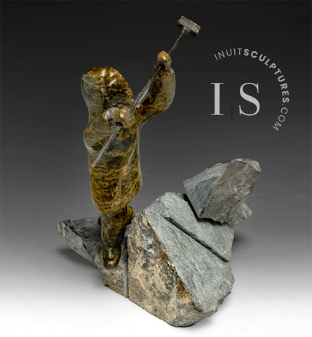 VINTAGE 7" Eskimo Carver at the Quarry by Late Kellipalik Qimirpik *Love of the Art*