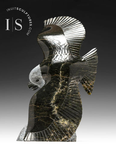 Aigle de 9 pouces avec poisson par Pitseolak Qimirpik *L'œil d'un aigle* LE TOUT DERNIER AIGLE PAR PITS