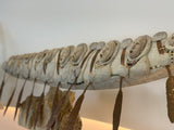 Umiak (bateau) en os de baleine, chef-d'œuvre de migration de 63 pouces par Bob Kussy et Goota Ashoona, de renommée mondiale
