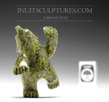 Ours dansant vert 3" par Adamie Mathewsie