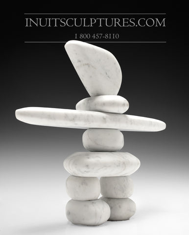 Inukshuk magistral en marbre de Carrare 12" par Paul Bruneau