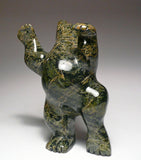 Ours dansant 6 5/8" par Qavavau Ashoona